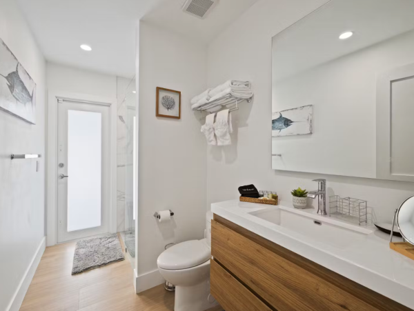 Luxury Miami Vacation Rental 3 Bedroom - Private Pool Oasis, Game Room & Family Friendly